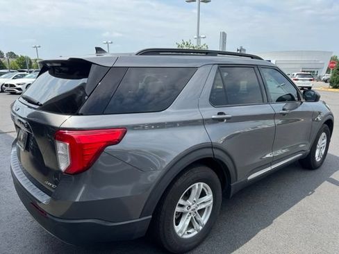 Used 2021 Ford Explorer XLT w/ Equipment Group 202A AWD/4WD image 20