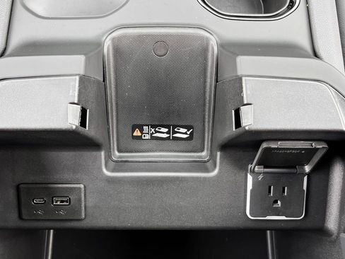 Used 2024 GMC Sierra 1500 AT4 w/ AT4 Preferred Package image 25