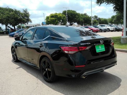 Used 2023 Nissan Sentra SR w/ SR Premium Package FWD image 13