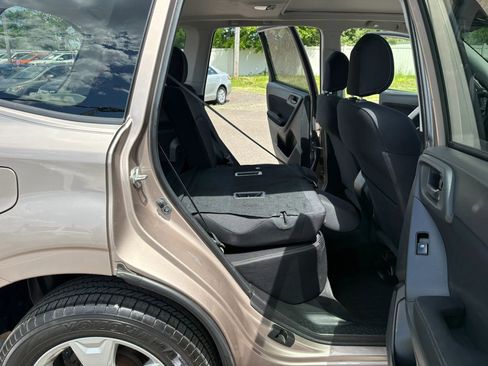 Used 2015 Subaru Forester 2.5i Premium w/ All-Weather Package AWD/4WD image 26