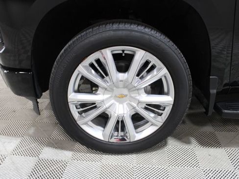 Used 2023 Chevrolet Silverado 1500 High Country w/ High Country Premium Package AWD/4WD image 43