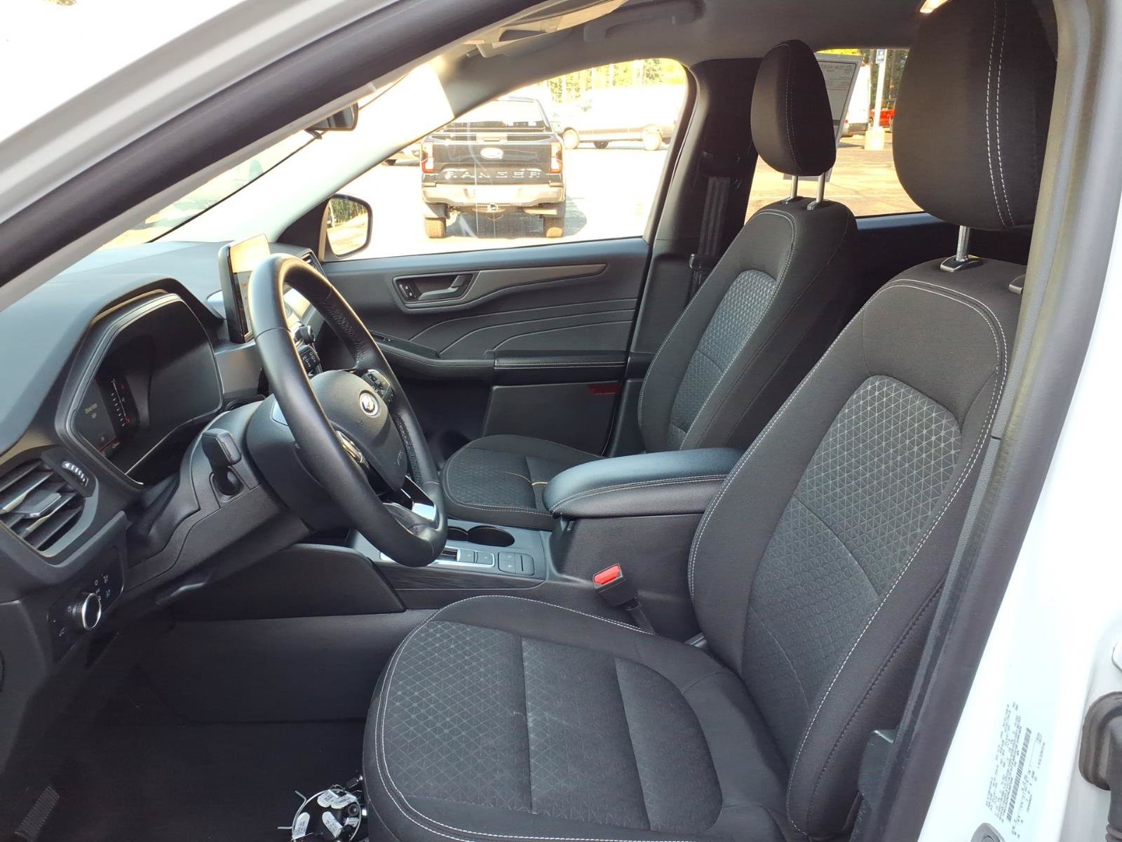 Used 2024 Ford Escape Active AWD/4WD image 17