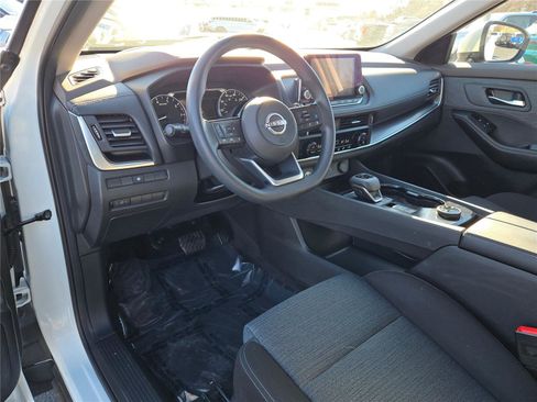 Used 2023 Nissan Rogue SV image 25