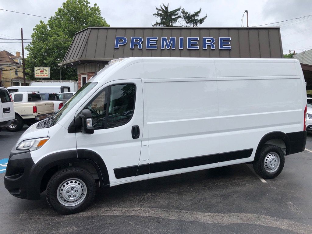 Used 2024 RAM ProMaster 2500 w/ Convenience Group FWD image 2