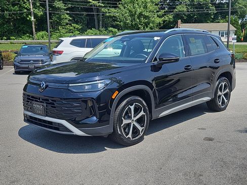 Certified 2025 Volkswagen Tiguan SE AWD/4WD image 22