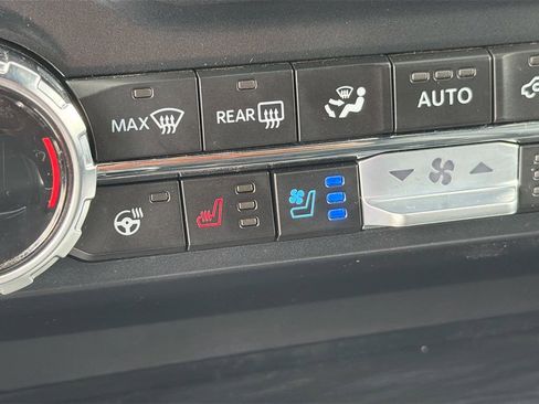 Used 2024 Ford F150 Lariat w/ FX4 Off-Road Package AWD/4WD image 21