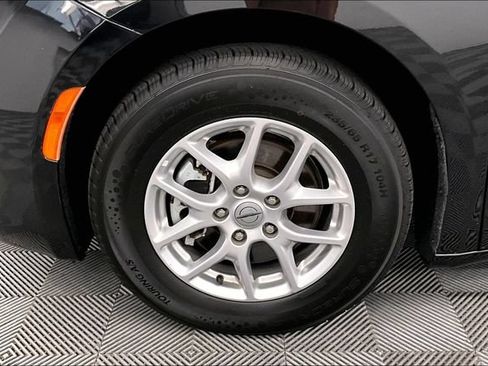 Used 2023 Chrysler Voyager LX FWD image 10