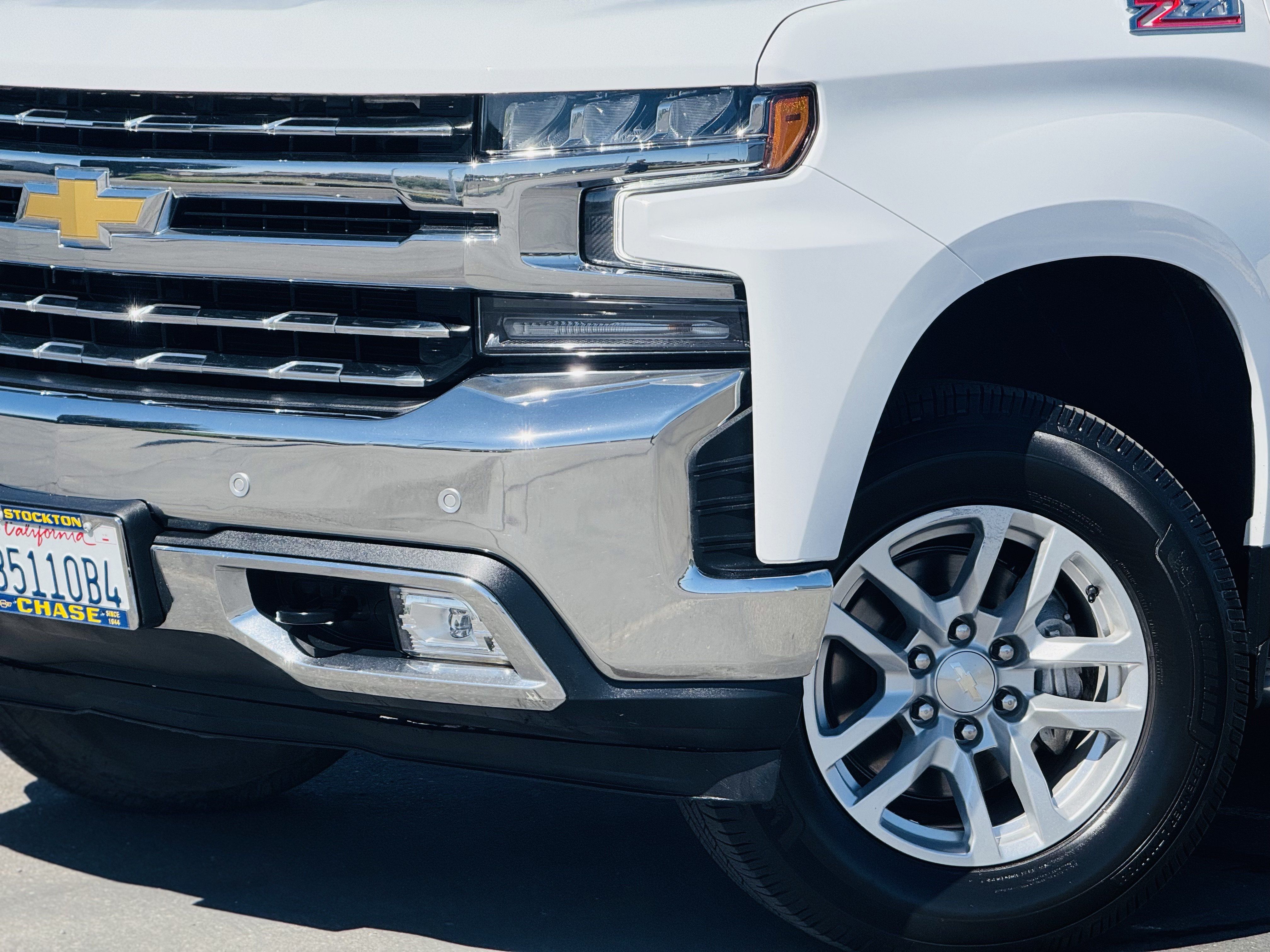 Used 2022 Chevrolet Silverado 1500 LTZ w/ LTZ Convenience Package II AWD/4WD image 4
