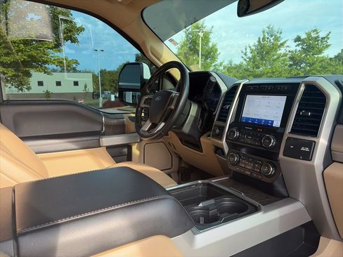 Used 2020 Ford F250 Lariat w/ Lariat Ultimate Package AWD/4WD image 28