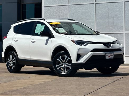 Used 2018 Toyota RAV4 LE w/ All Weather Liner Package FWD image 2