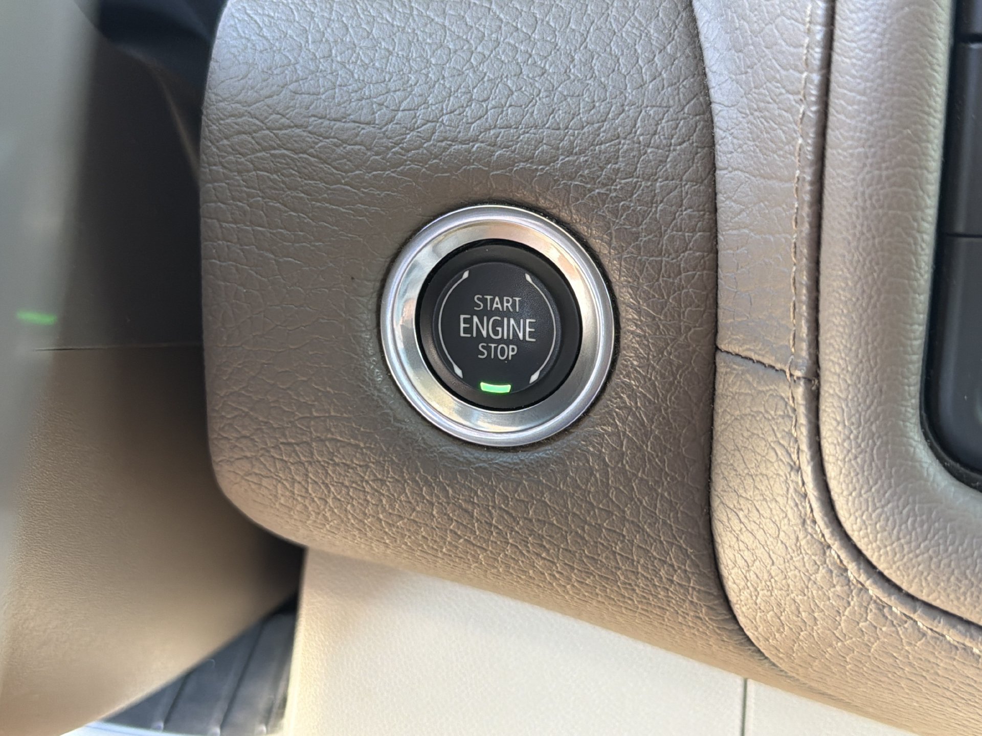 Used 2021 GMC Yukon Denali w/ Denali Premium Package AWD/4WD image 7