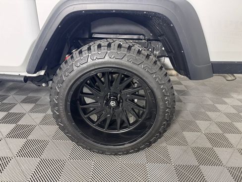 Used 2023 Jeep Gladiator Mojave w/ Cold Weather Group AWD/4WD image 13