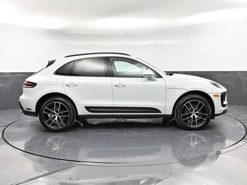 Certified 2026 Porsche Macan AWD/4WD image 9