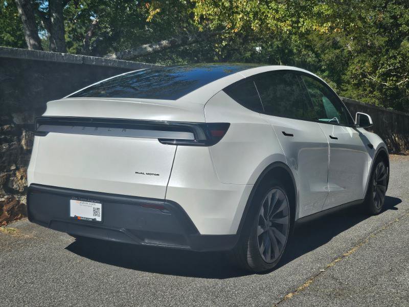 Used 2026 Tesla Model Y AWD image 11