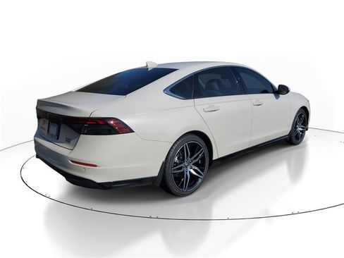 Used 2024 Honda Accord Touring image 6