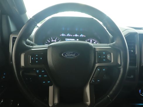 Used 2020 Ford Expedition XLT image 9