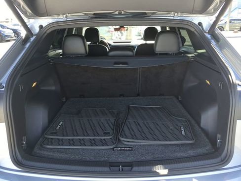 Certified 2022 Volkswagen Atlas Cross Sport SEL Premium R-Line image 9