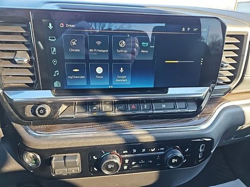 Used 2025 Chevrolet Silverado 1500 LT image 16