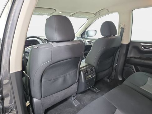 Used 2019 Nissan Pathfinder S AWD/4WD image 12