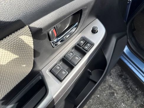 Used 2017 Subaru Crosstrek 2.0i Premium image 12