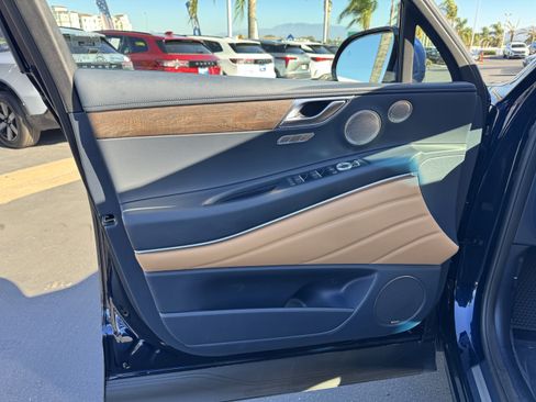 Used 2023 Genesis GV80 2.5T w/ Prestige 20" Package image 13