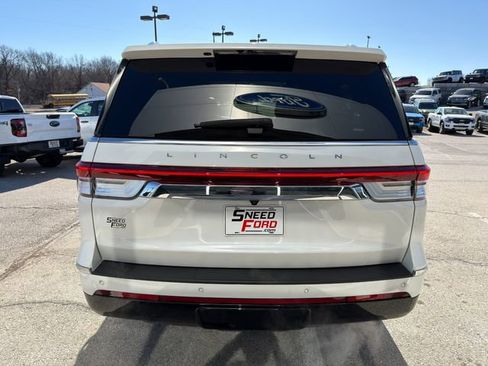 Used 2024 Lincoln Navigator L Reserve image 6