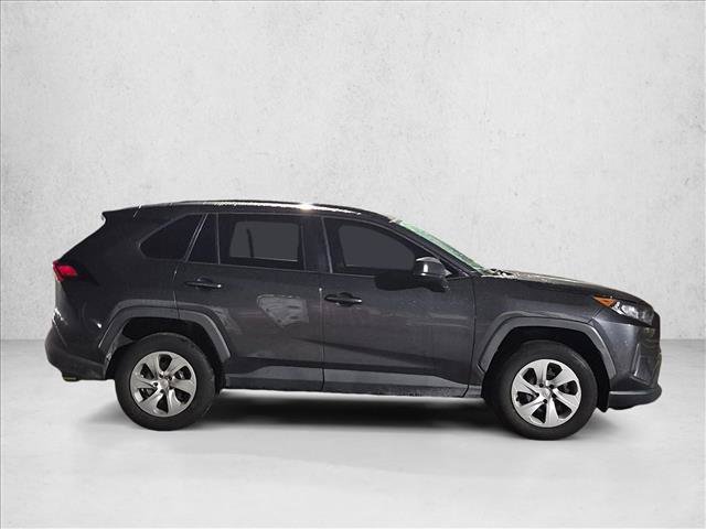 Used 2021 Toyota RAV4 LE FWD image 4