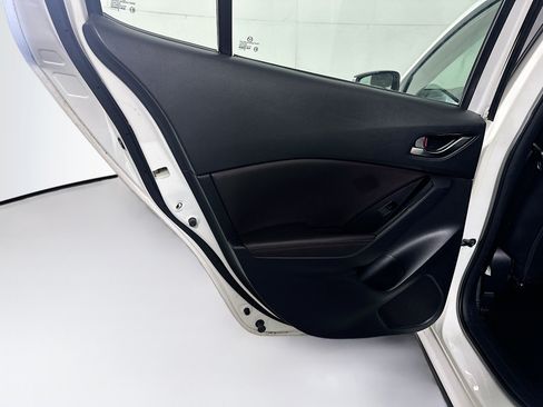 Used 2018 MAZDA MAZDA3 Touring FWD image 26