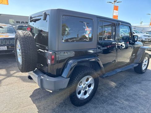 Used 2014 Jeep Wrangler Unlimited Sahara w/ Max Tow Package AWD/4WD image 12