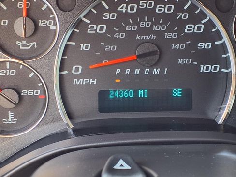 Used 2025 Chevrolet Express 3500 LS image 20