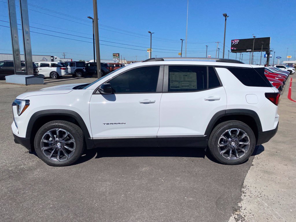 New 2027 GMC Terrain Elevation w/ Elevation Premium Package FWD image 2