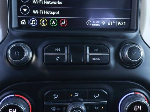 Used 2022 Chevrolet Silverado 1500 High Country w/ Technology Package AWD/4WD image 35
