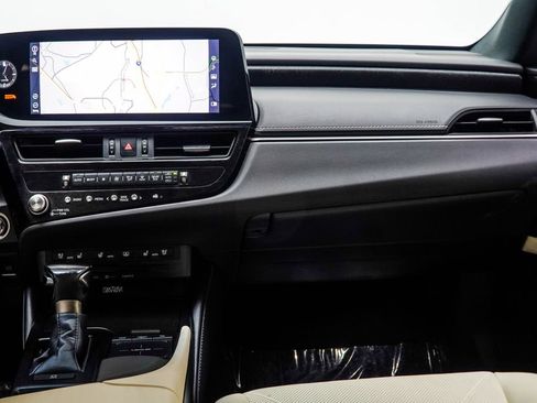 Used 2022 Lexus ES 350 Ultra Luxury w/ Accessory Package 2 FWD image 18