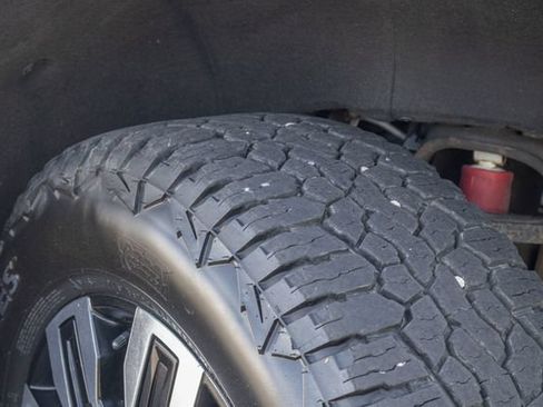 Used 2024 GMC Sierra 2500 Denali Ultimate AWD/4WD image 13
