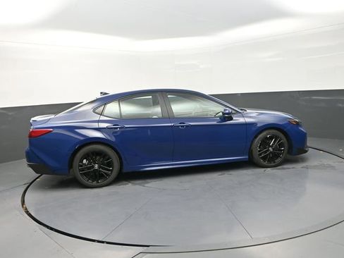 Used 2025 Toyota Camry SE image 15