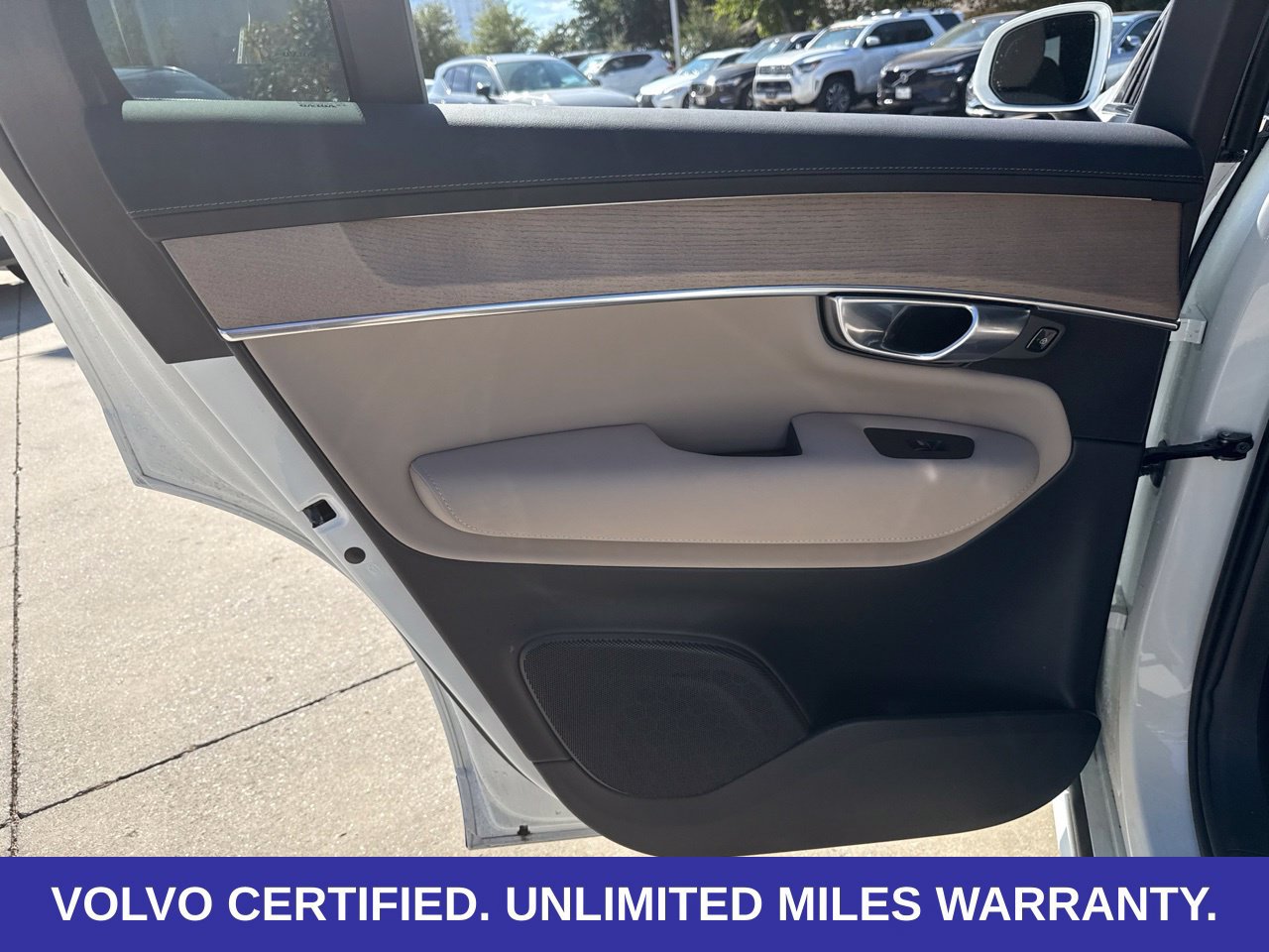 Certified 2026 Volvo XC90 B6 Plus AWD/4WD image 25