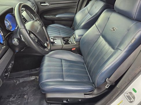 Used 2014 Chrysler 300 S image 34