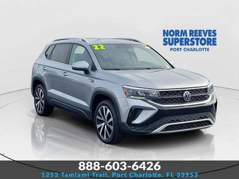 Used 2022 Volkswagen Taos SE FWD image 1