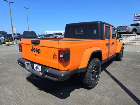 New 2025 Jeep Gladiator Sport image 4