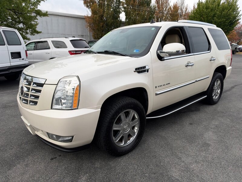 Used 2007 Cadillac Escalade AWD w/ Information Package image 7