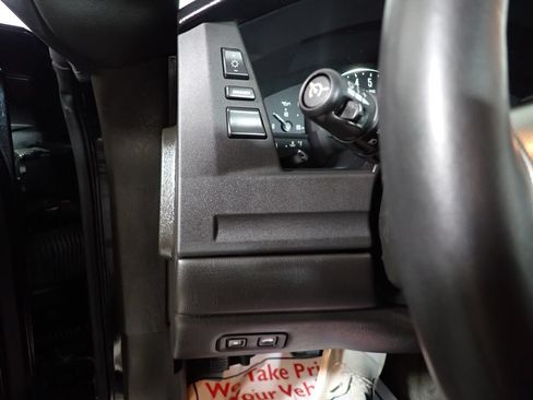 Used 2005 Cadillac XLR RWD image 21