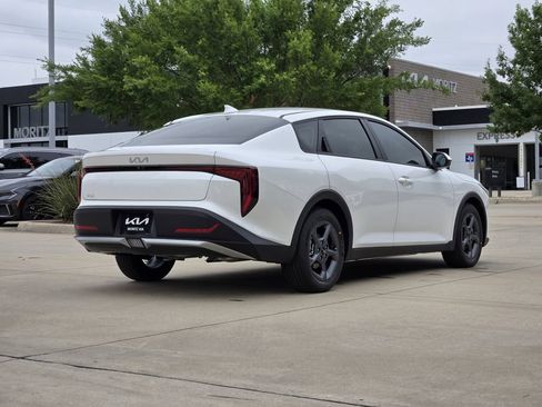 New 2026 Kia K4 FWD image 4