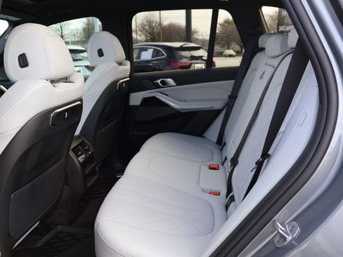 Used 2026 BMW X5 xDrive40i w/ M Sport Package image 17