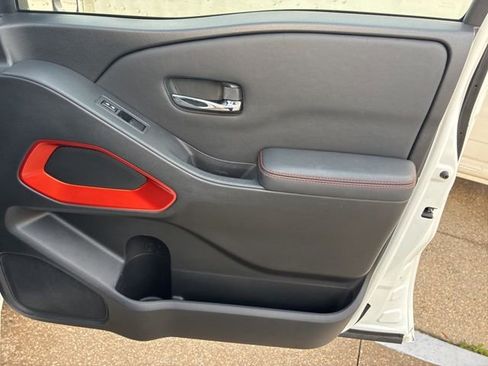 Used 2022 Nissan Frontier Pro-X w/ Technology Package image 13