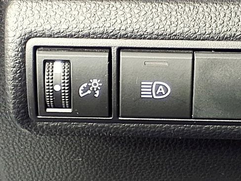 Used 2022 Toyota Corolla SE image 15