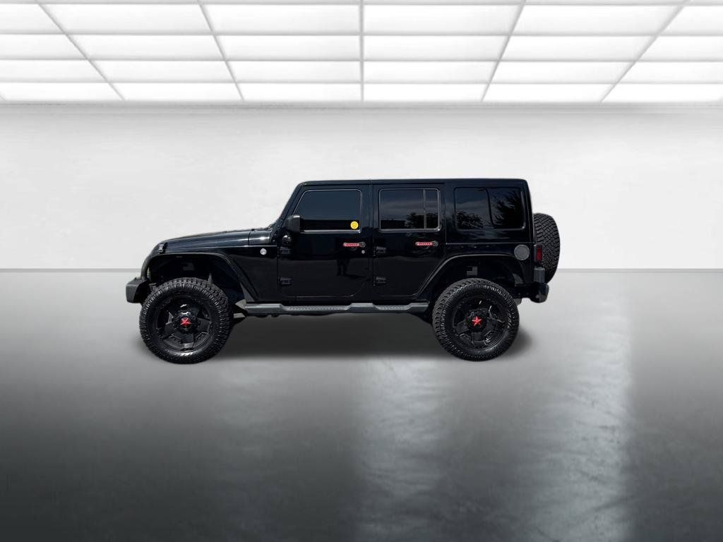 Used 2015 Jeep Wrangler Unlimited Rubicon w/ Connectivity Group AWD/4WD image 6