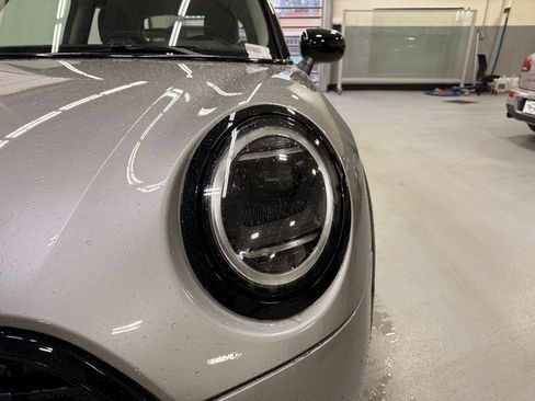 Used 2025 MINI Cooper 2-Door Hardtop image 9