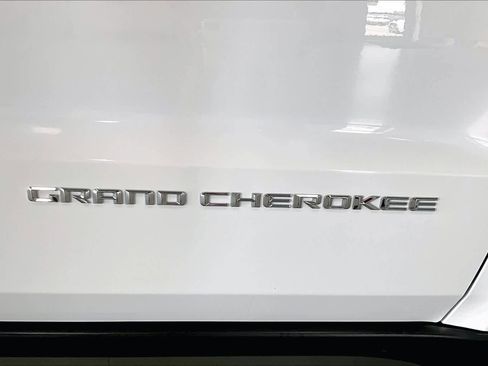 Used 2015 Jeep Grand Cherokee Limited AWD/4WD image 7
