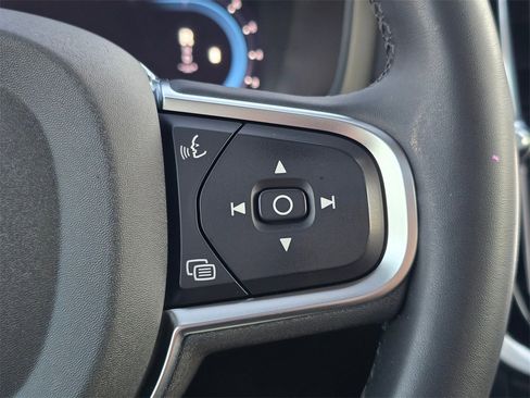 Used 2025 Volvo S60 B5 Core image 31