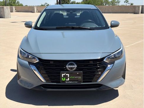 Used 2025 Nissan Sentra SV FWD image 2